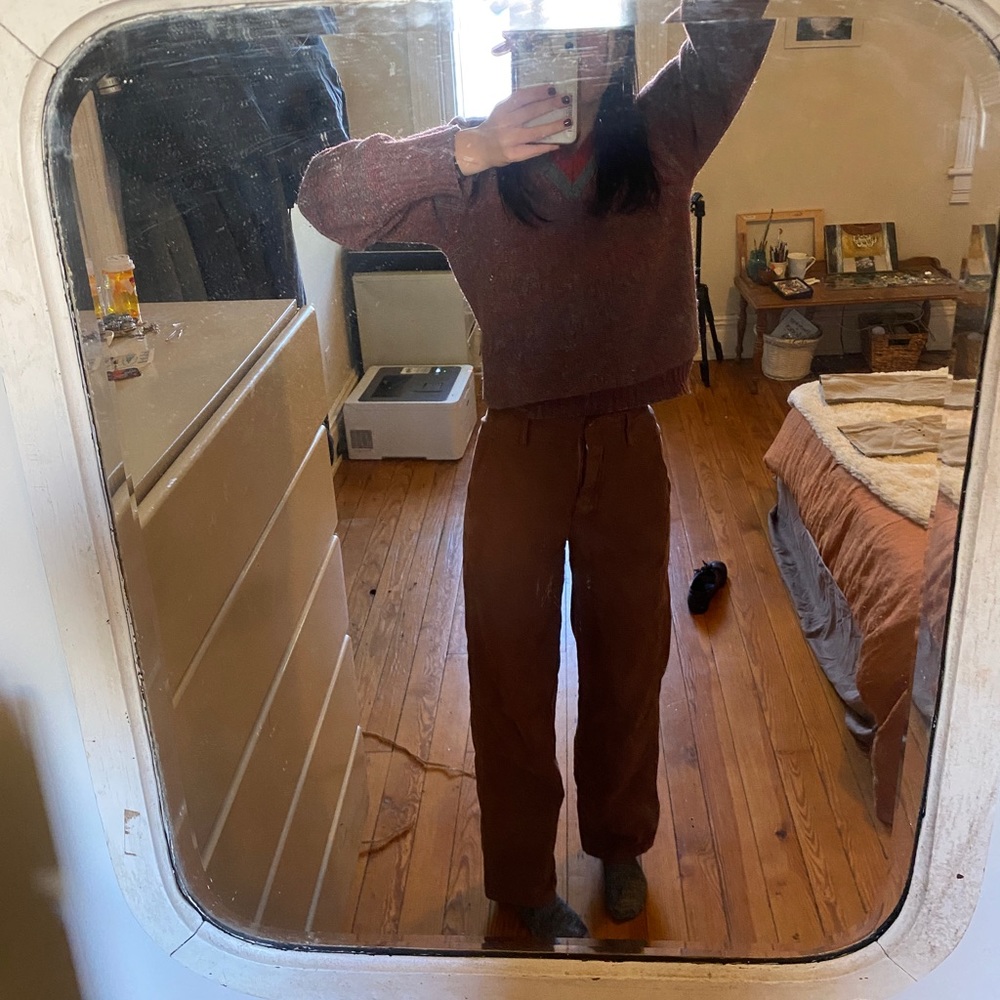 Aritiza size 2 Wilfred free pants. Really comfortable and soft. Also barely worn